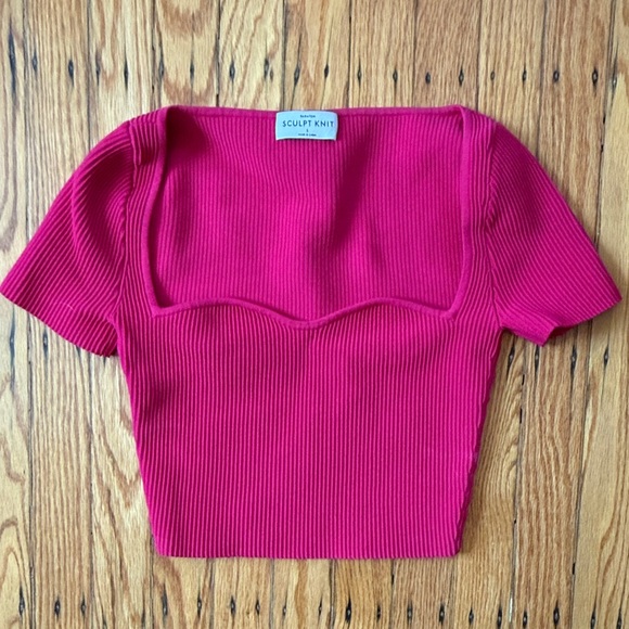 Aritzia Tops - Aritzia Sculpt Knit Raspberry Pink Ribbed Crop Top
